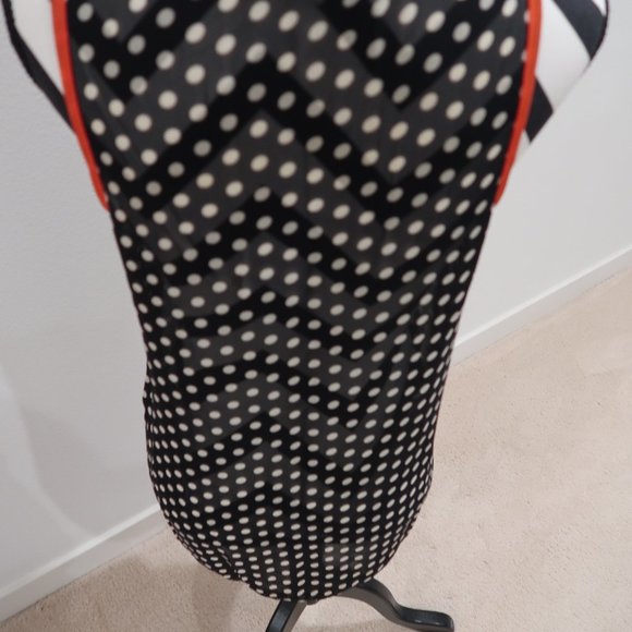 Polka Dot Sleeveless Top with Long Back Hem - Picture 6 of 7